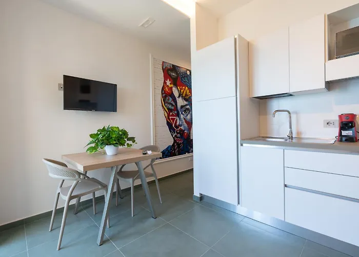 Alexandr Azzurra 公寓 *