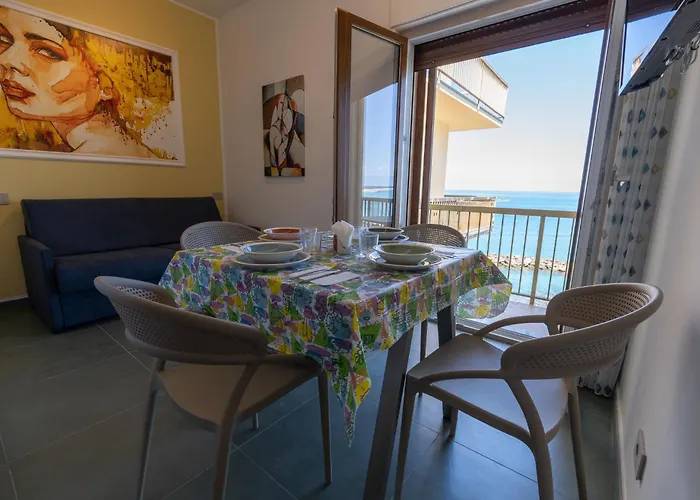 公寓 Alexandr Azzurra 皮佐